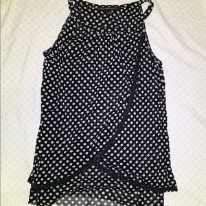 White dot black tank top